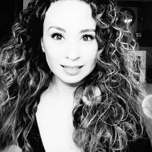 Meet your Posher, Ivone